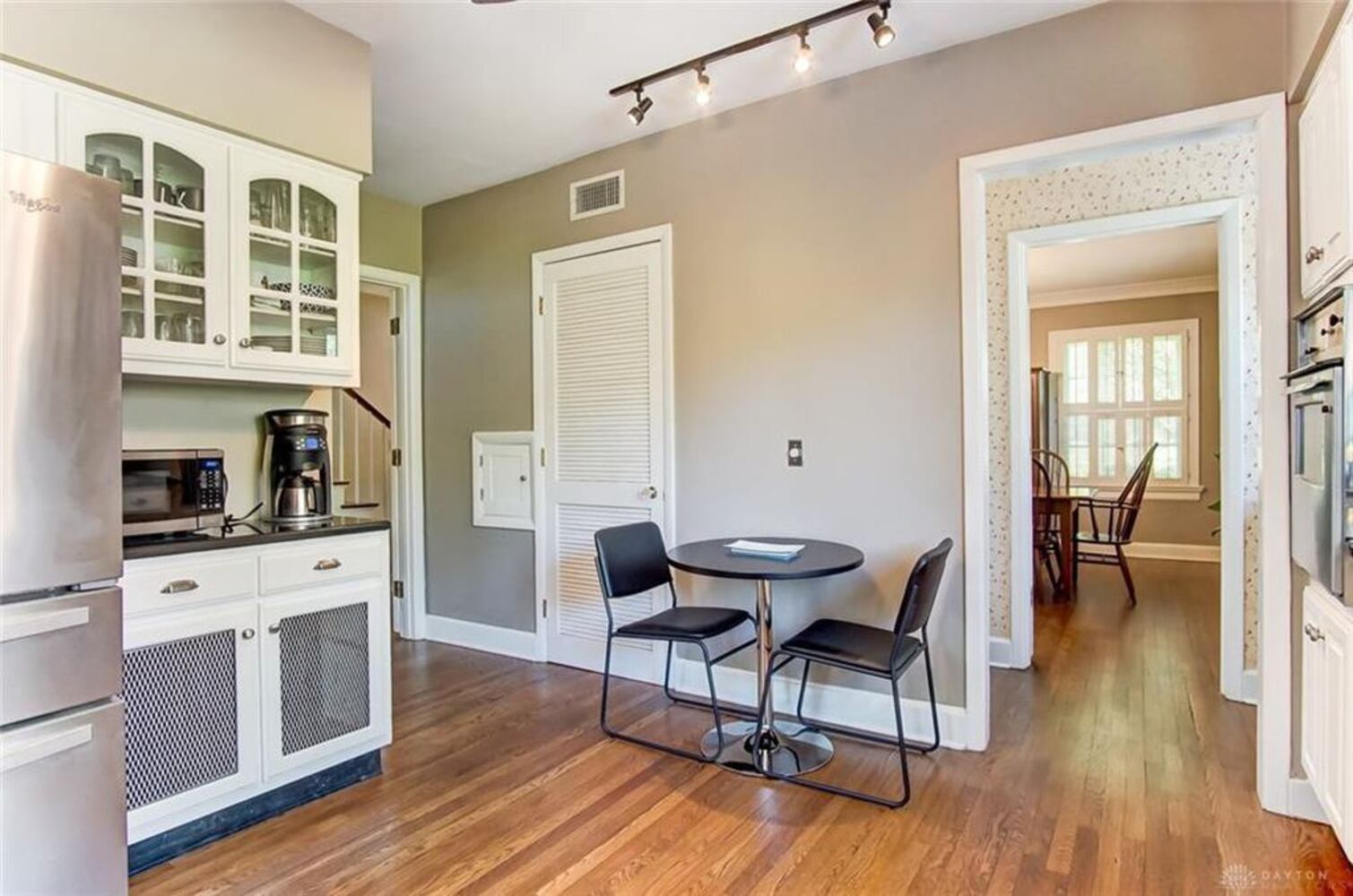 PHOTOS: Luxury Oakwood colonial home on market