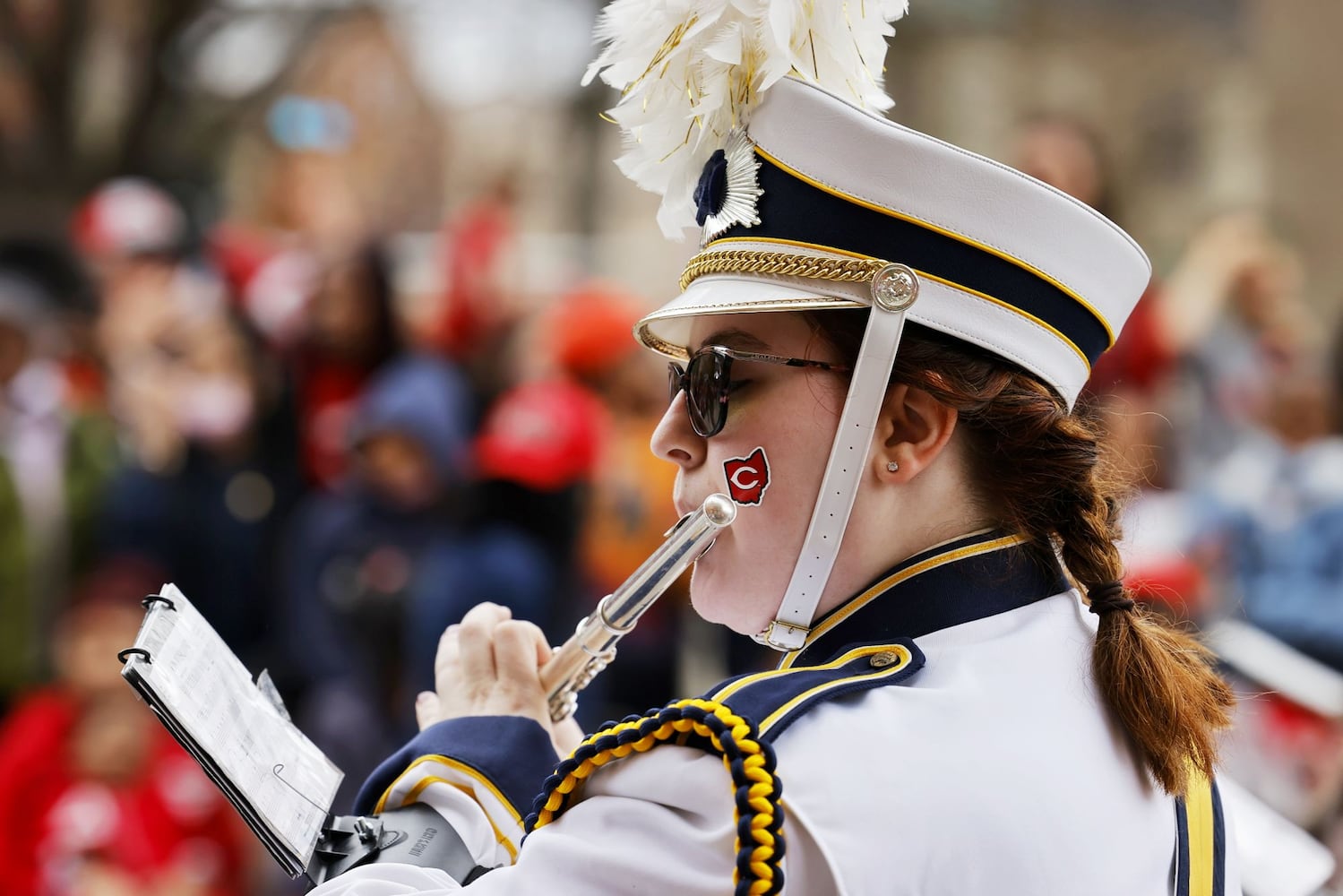 041222 Reds parade