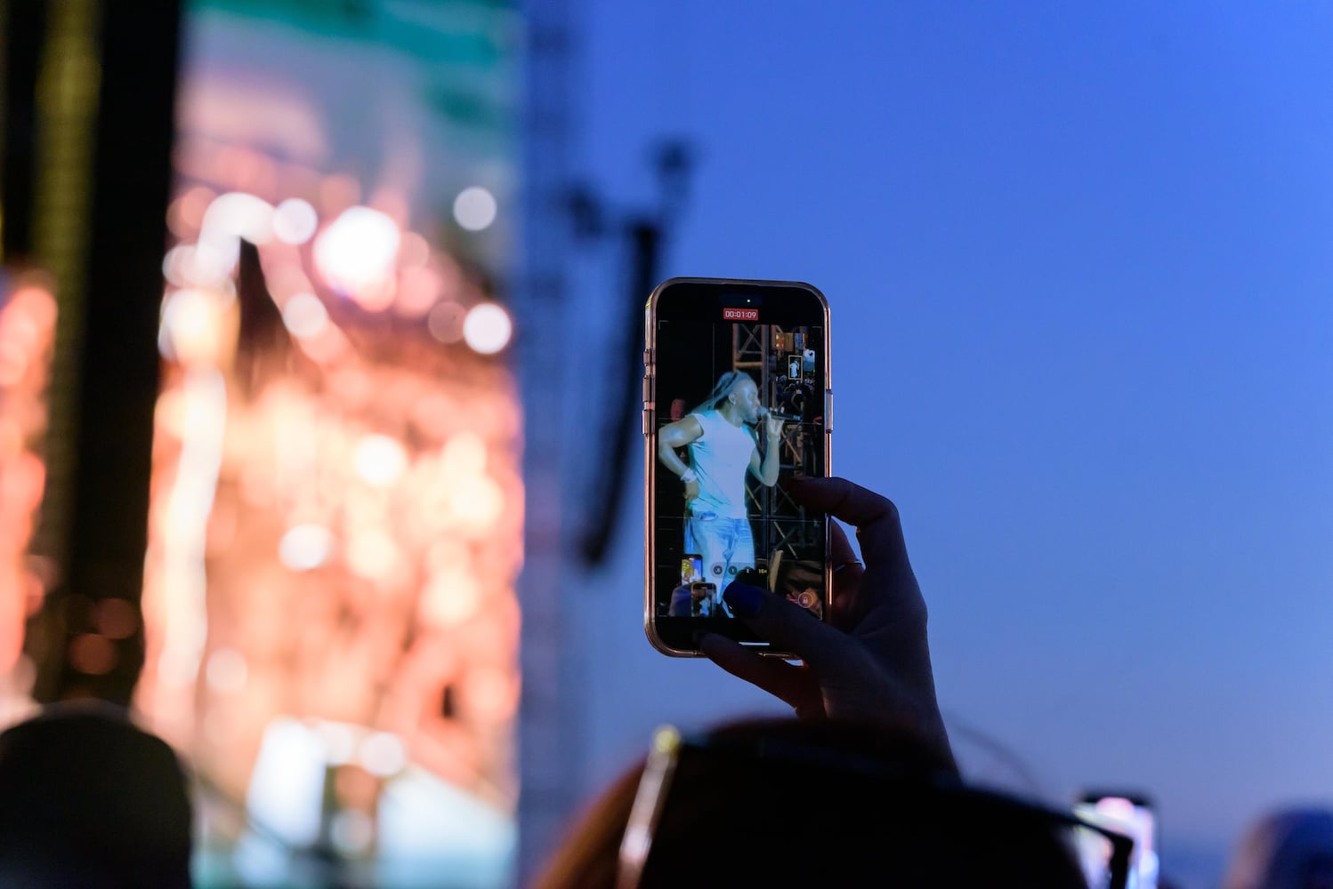 PHOTOS: Carrie Underwood & Shaboozey at the 2025 Voices of America Country Music Fest