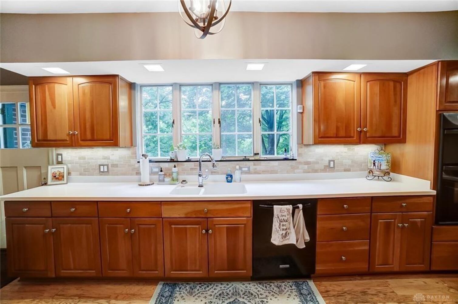 PHOTOS: Georgian Colonial in Oakwood listed for $769K
