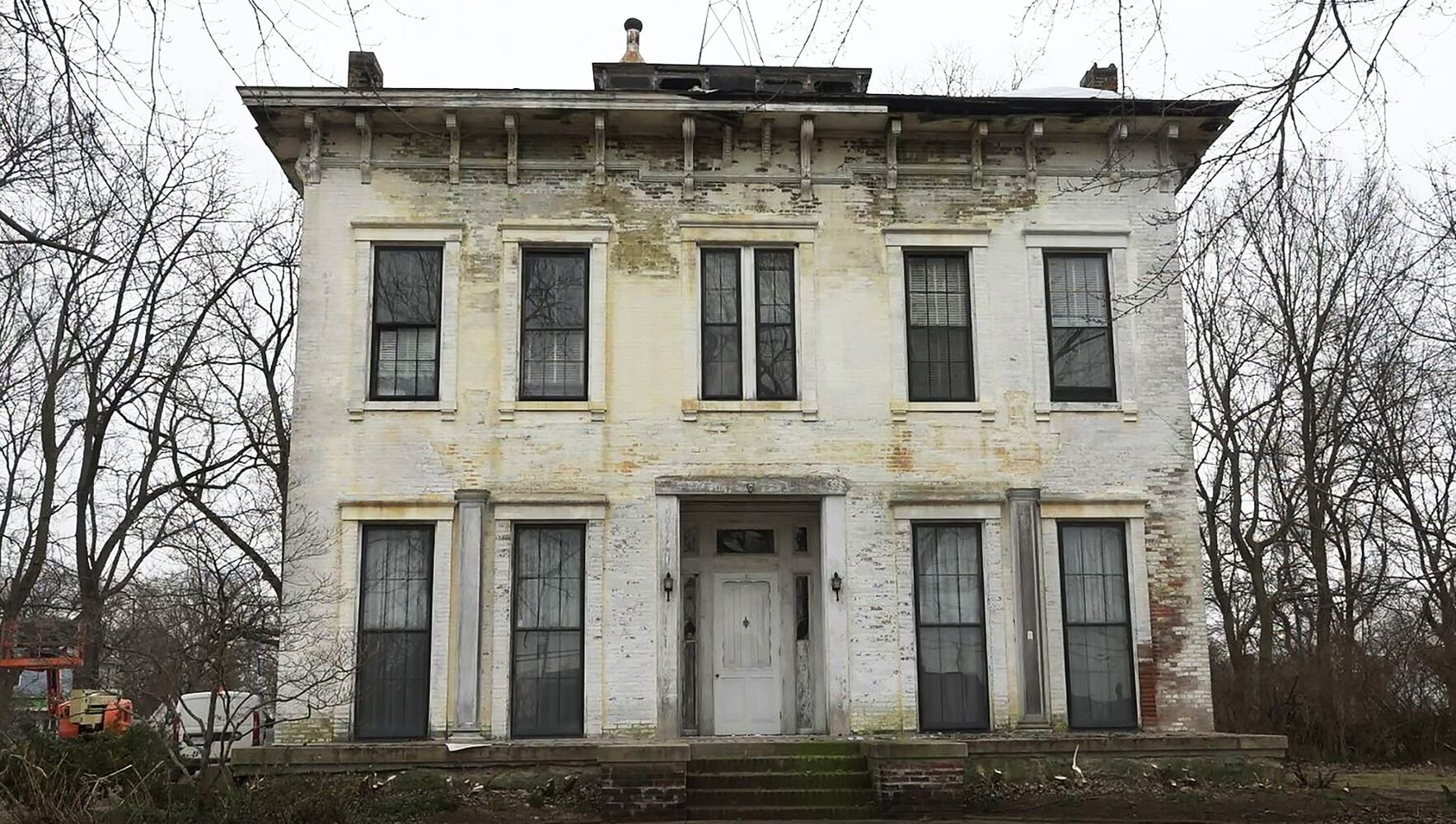 Historic Antebellum mansion being renovated in Lindenwald