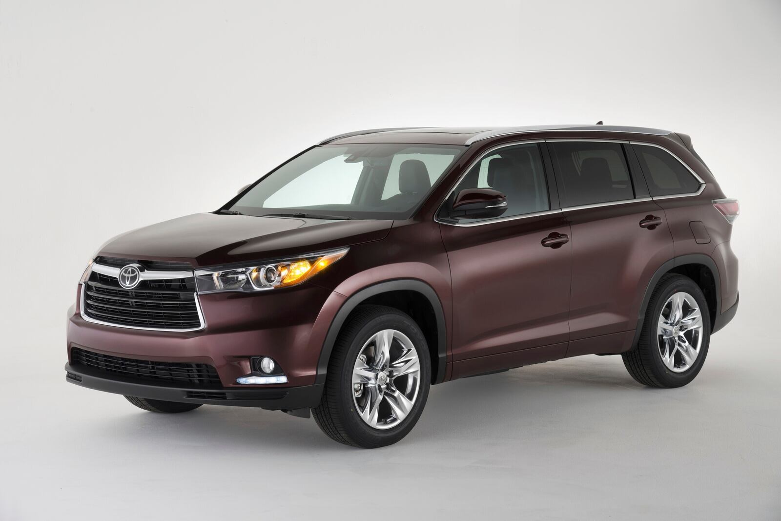 This photo provided by Toyota shows the 2016 Highlander midsize SUV. Thanks to a comfortable ride and abundant standard features, a Highlander should serve an on-the-go teen well. (Courtesy of Toyota Motor Sales U.S.A. via AP)