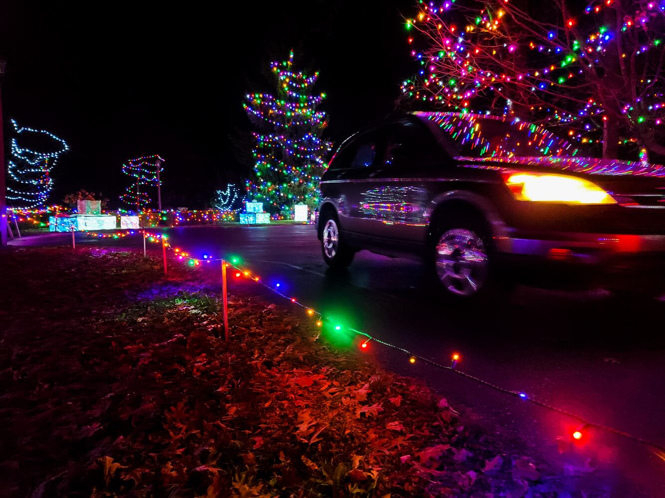 111920 Journey Borealis at Pyramid Hill drive-thru holiday light display