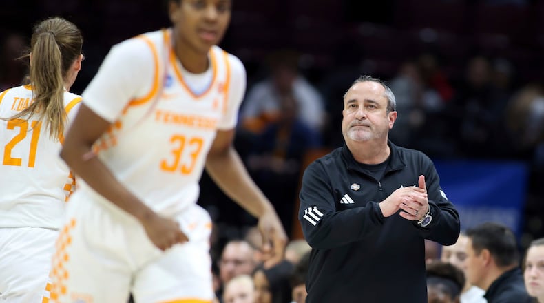 FILE - South Florida head coach Jose Fernandez, right, looks on as Tennessee pulls away during the fourth quarter of the first round of the NCAA college basketball tournament, March 21, 2025, in Columbus, Ohio. (AP Photo/Joe Maiorana, File)