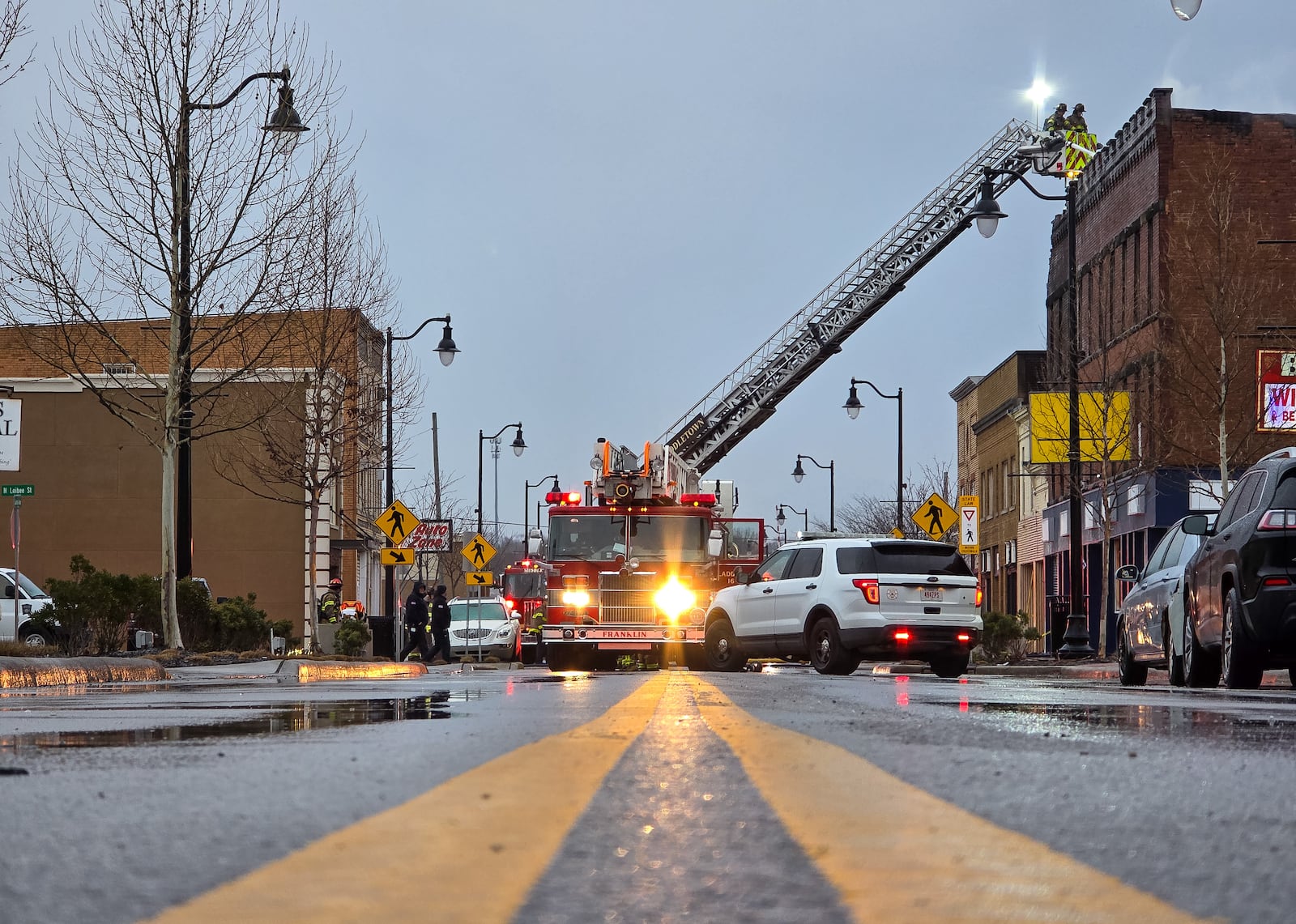 A fire broke out an apartment complex in downtown Middletown on Monday morning at the 1700 block of Central Avenue. NICK GRAHAM / STAFF