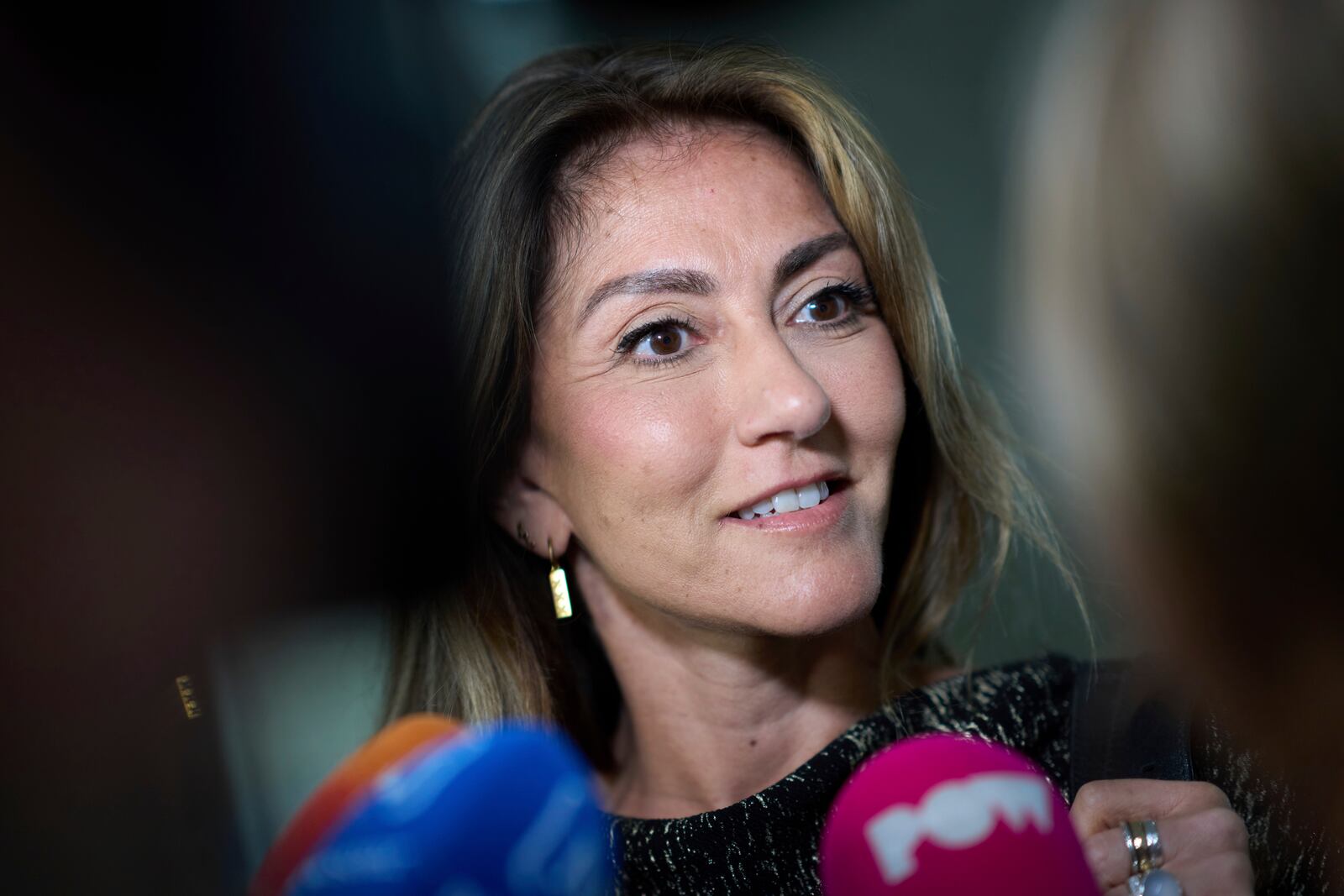 Dilan Yesilgöz, leader of the right-wing People's Party for Freedom and Democracy, arrives for a meeting in The Hague, Netherlands, Tuesday, June 3, 2025, to discuss demands of far-right lawmaker Geert Wilders for a swift crack down on migration. (AP Photo/Peter Dejong)