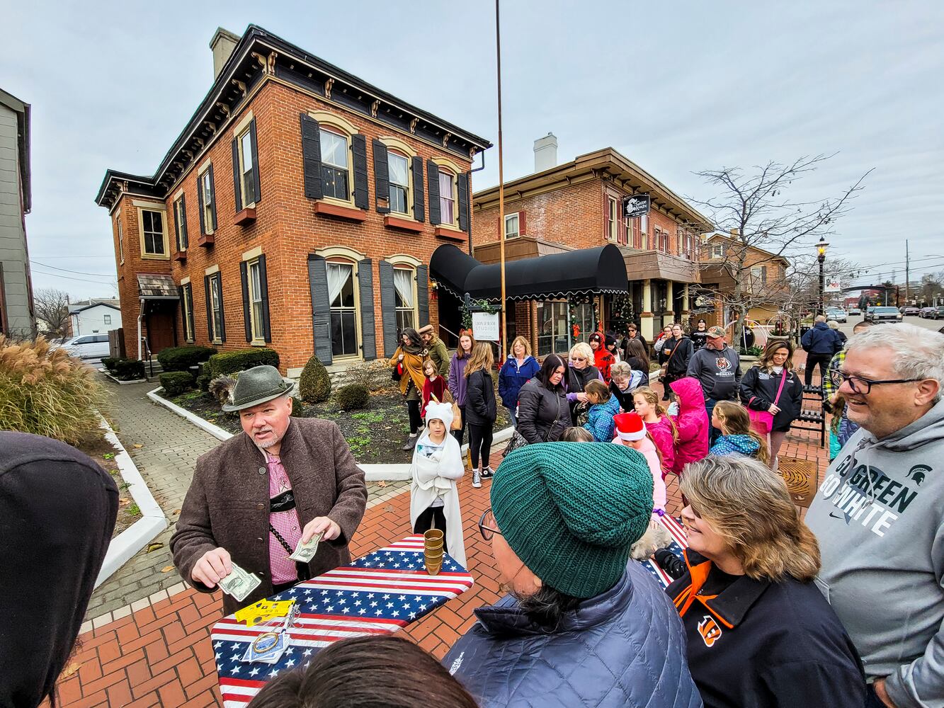 120521 German Village Christmas Walk