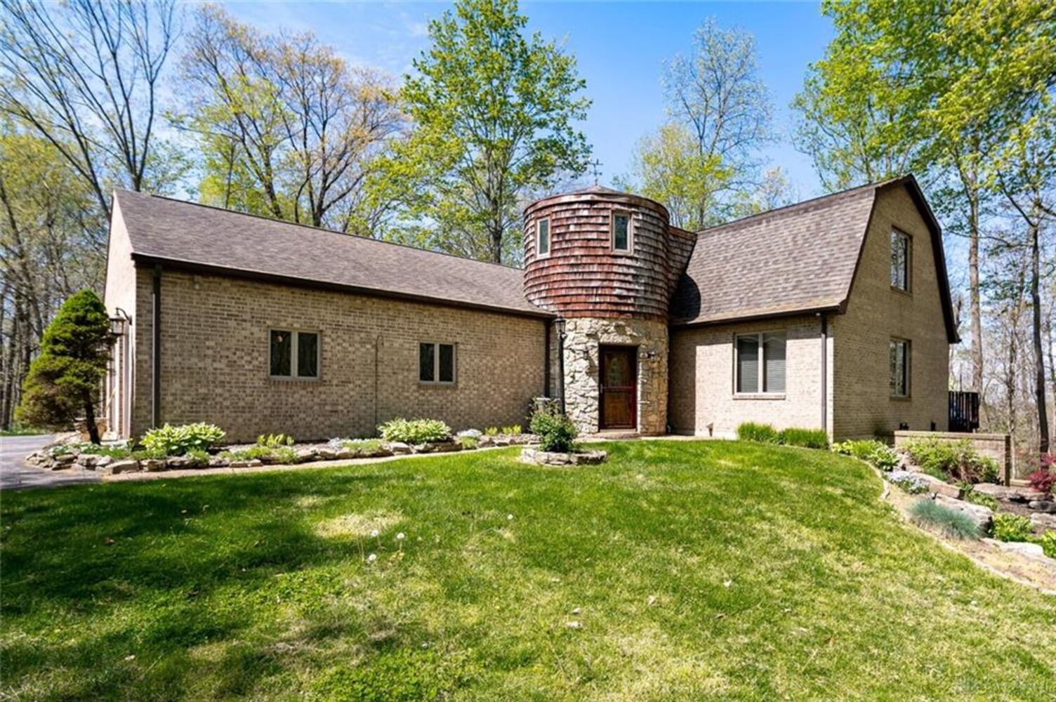 PHOTOS: Unique silo-designed home on 4 acres near Spring Valley listed on market