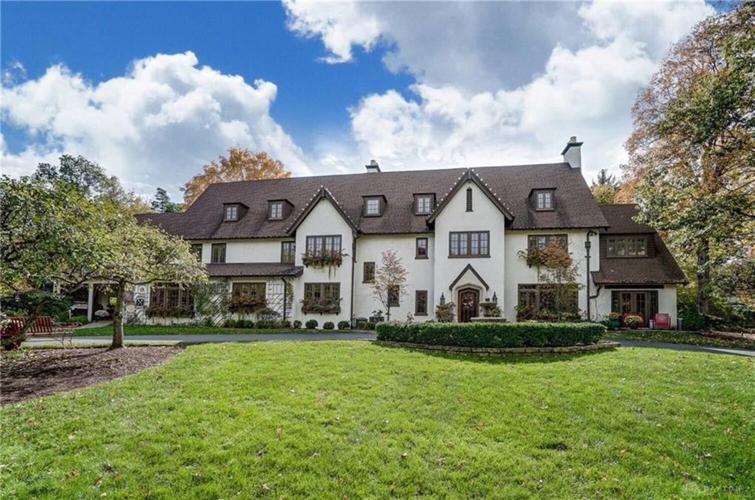 PHOTOS: Luxury $1.7M Oakwood estate on the market has large guest house