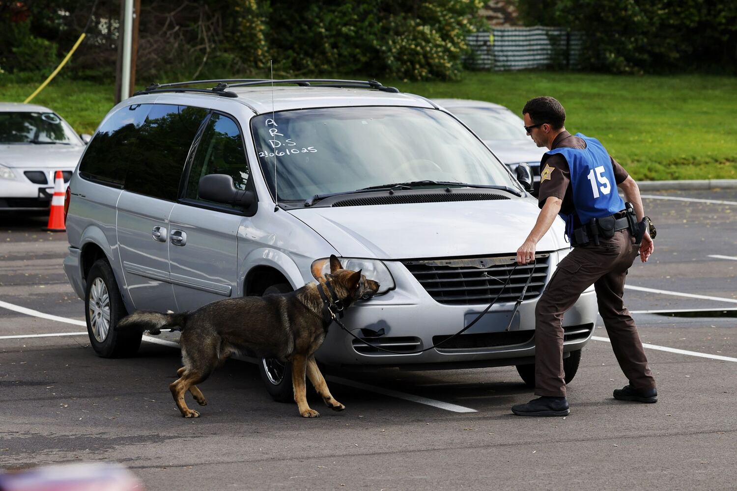 051622 police dogs