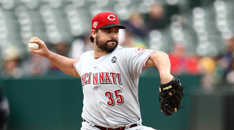OAKLAND, CALIFORNIA - MAY 09: Tanner Roark #35 of the Cincinnati Reds pitches against the Oakland Athletics in the third inning at Oakland-Alameda County Coliseum on May 09, 2019 in Oakland, California. (Photo by Ezra Shaw/Getty Images)