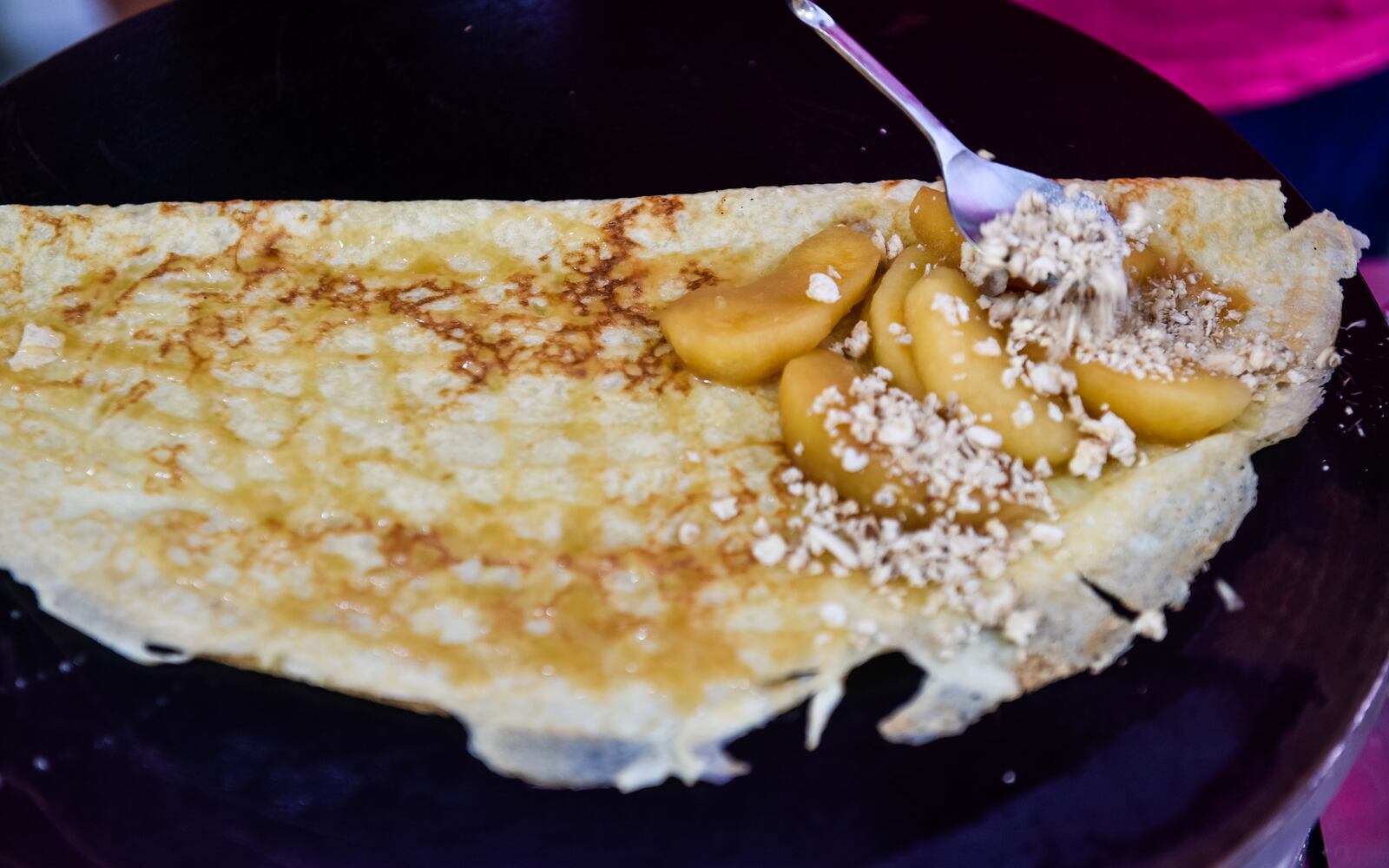 Smoochies Boba and Crepes opens on Main Street in Hamilton