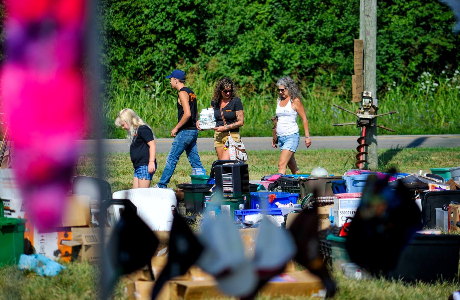 World's longest yard sale runs through Butler County