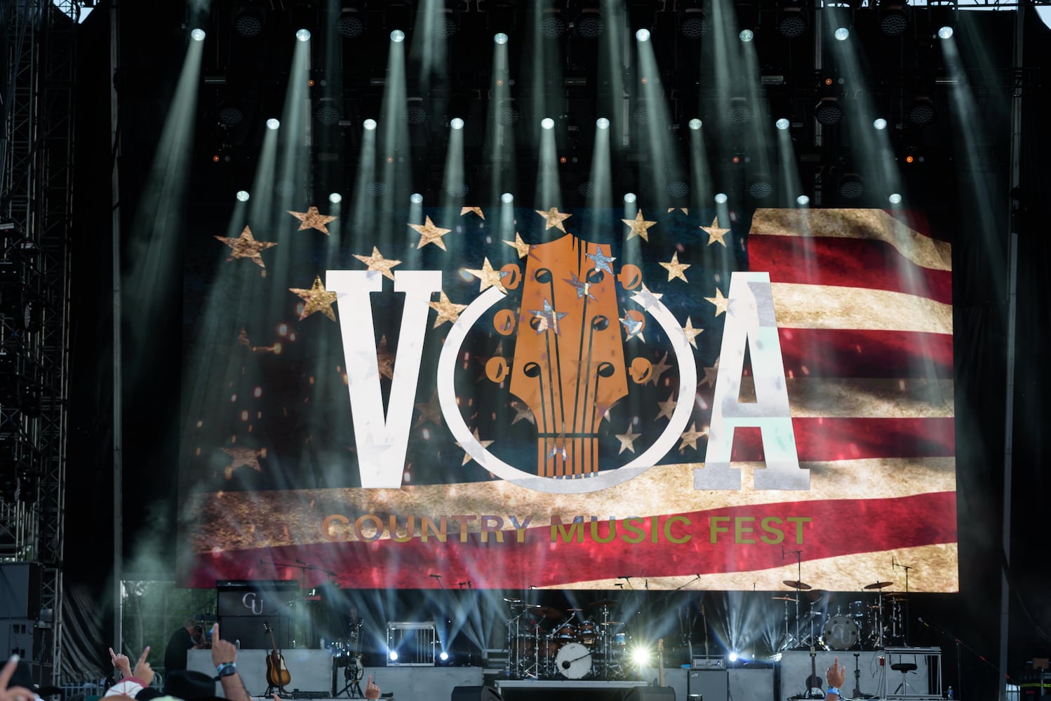 PHOTOS: Carrie Underwood & Shaboozey at the 2025 Voices of America Country Music Fest
