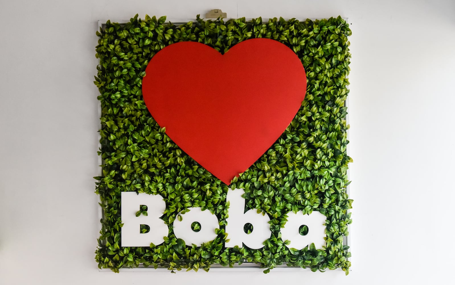 Smoochies Boba and Crepes opens on Main Street in Hamilton