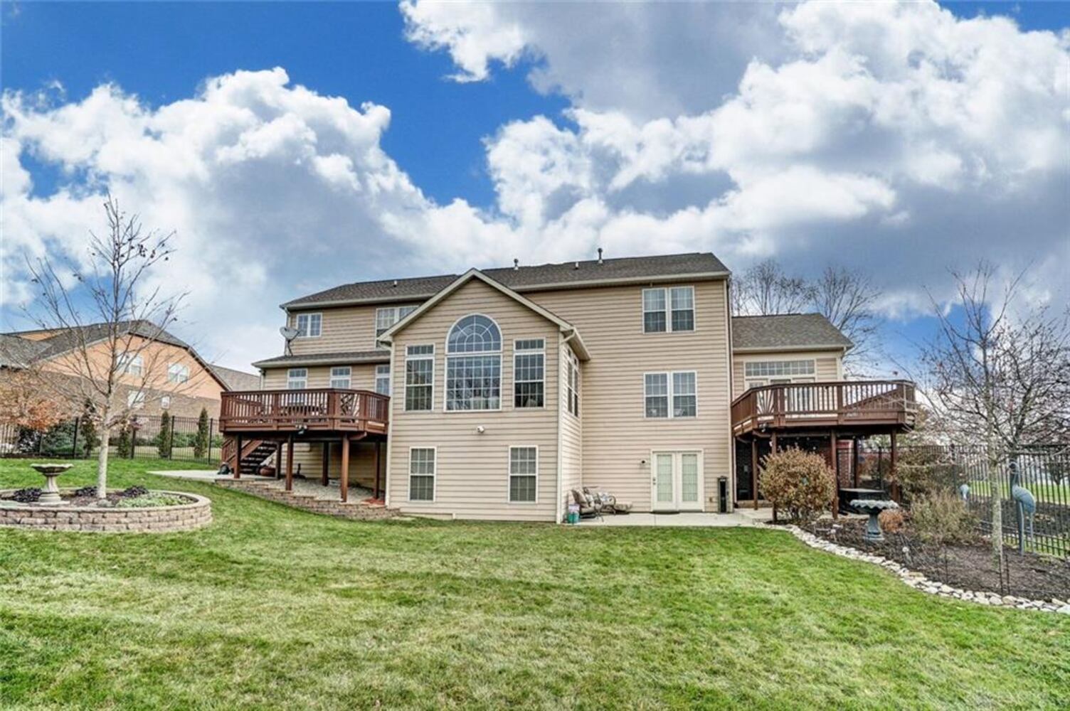 PHOTOS: Luxury Waynesville home has views of ponds