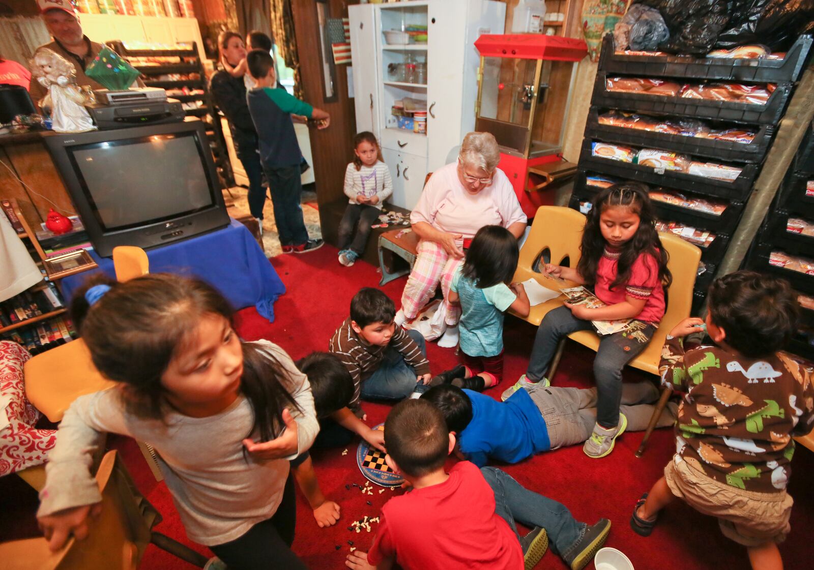 Betty Taylor tutors low-income students from families in the Sky Meadows Mobile Home Park, where she and her husband live. Betty has even purchased an extra trailer she converted into an after-school instructional club. Taylor has been named Hamilton’s 2016 Citizen of the Year. 