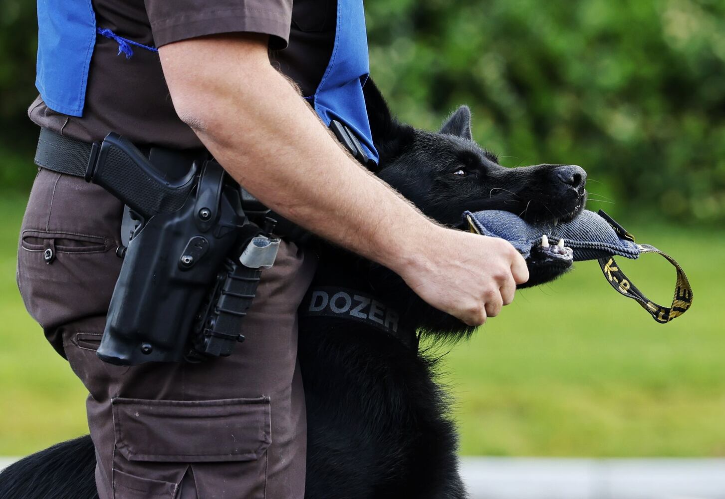 051622 police dogs