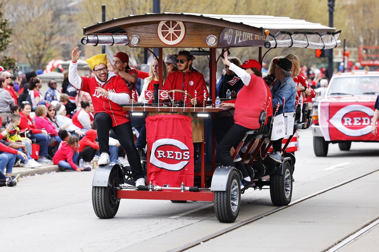 041222 Reds parade