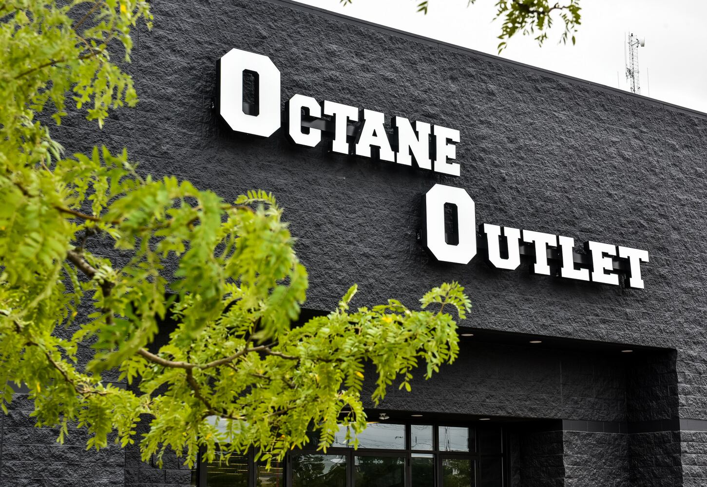 Octane Outlet motorcycle and powersports dealer now open in Middletown