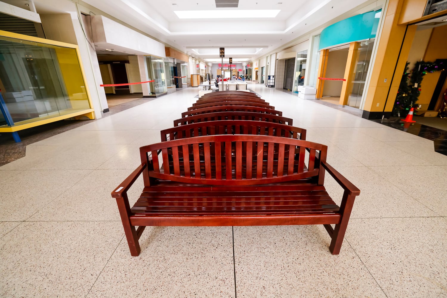 041125 Towne Mall Auction