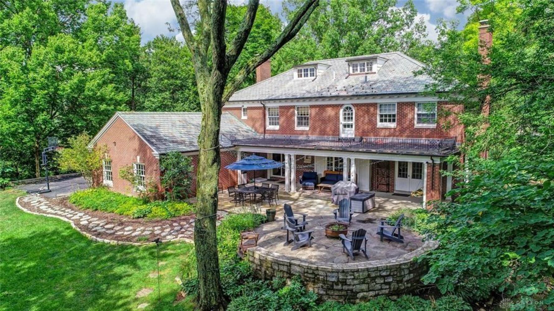 PHOTOS: Georgian Colonial in Oakwood listed for $769K