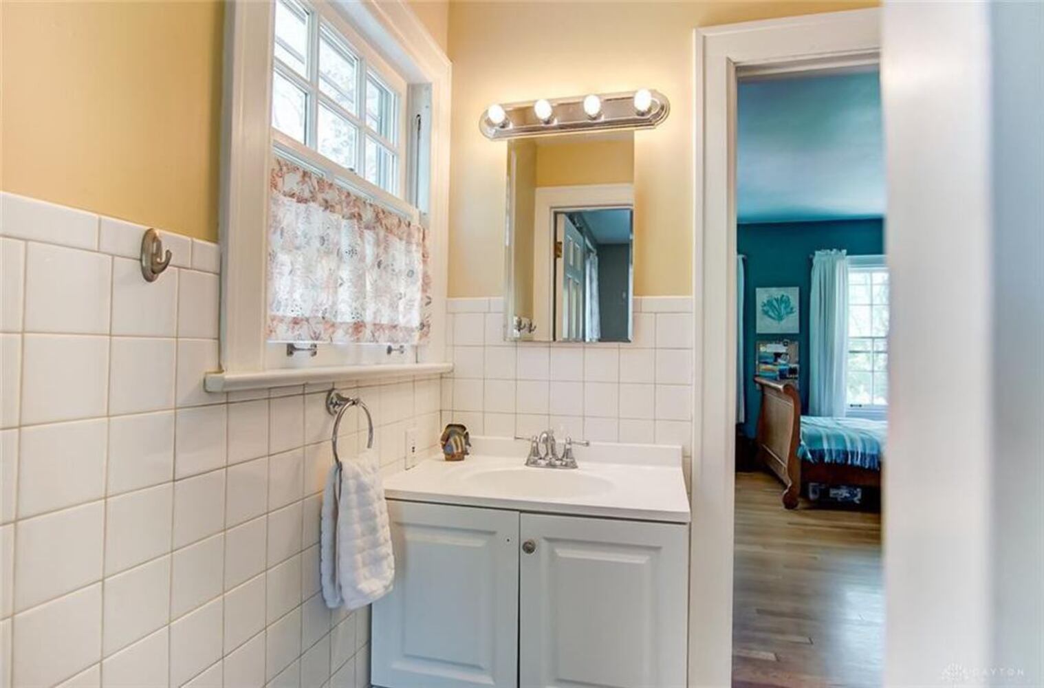 PHOTOS: Luxury Oakwood colonial home on market