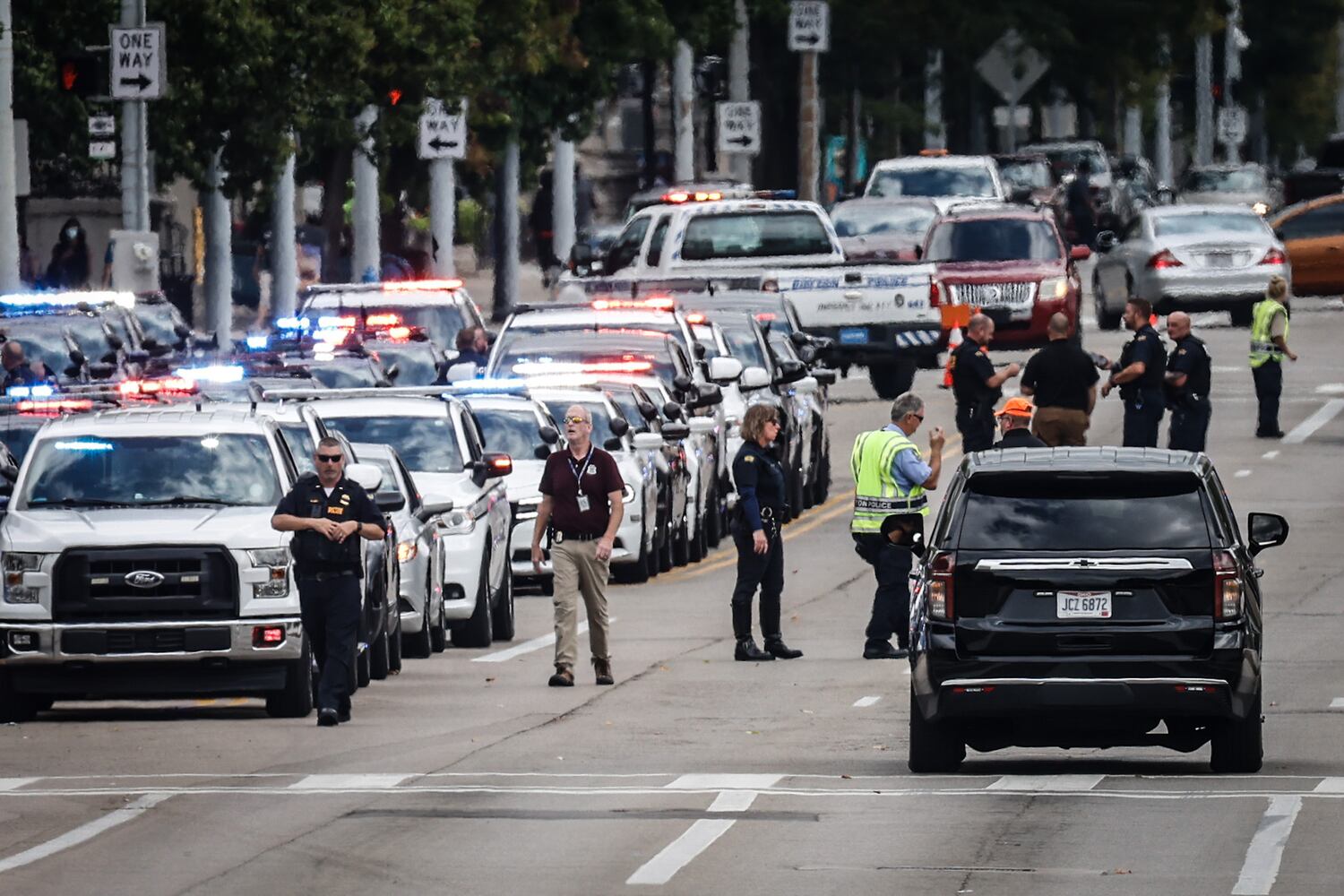 Escort forms for fallen Richmond officer