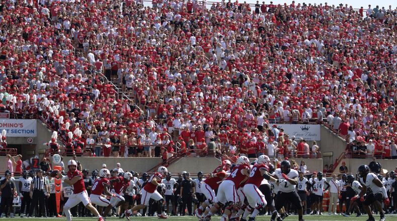 RedHawk quarterback Brett Gabbert threw multiple long passes against the University of Cincinnati.