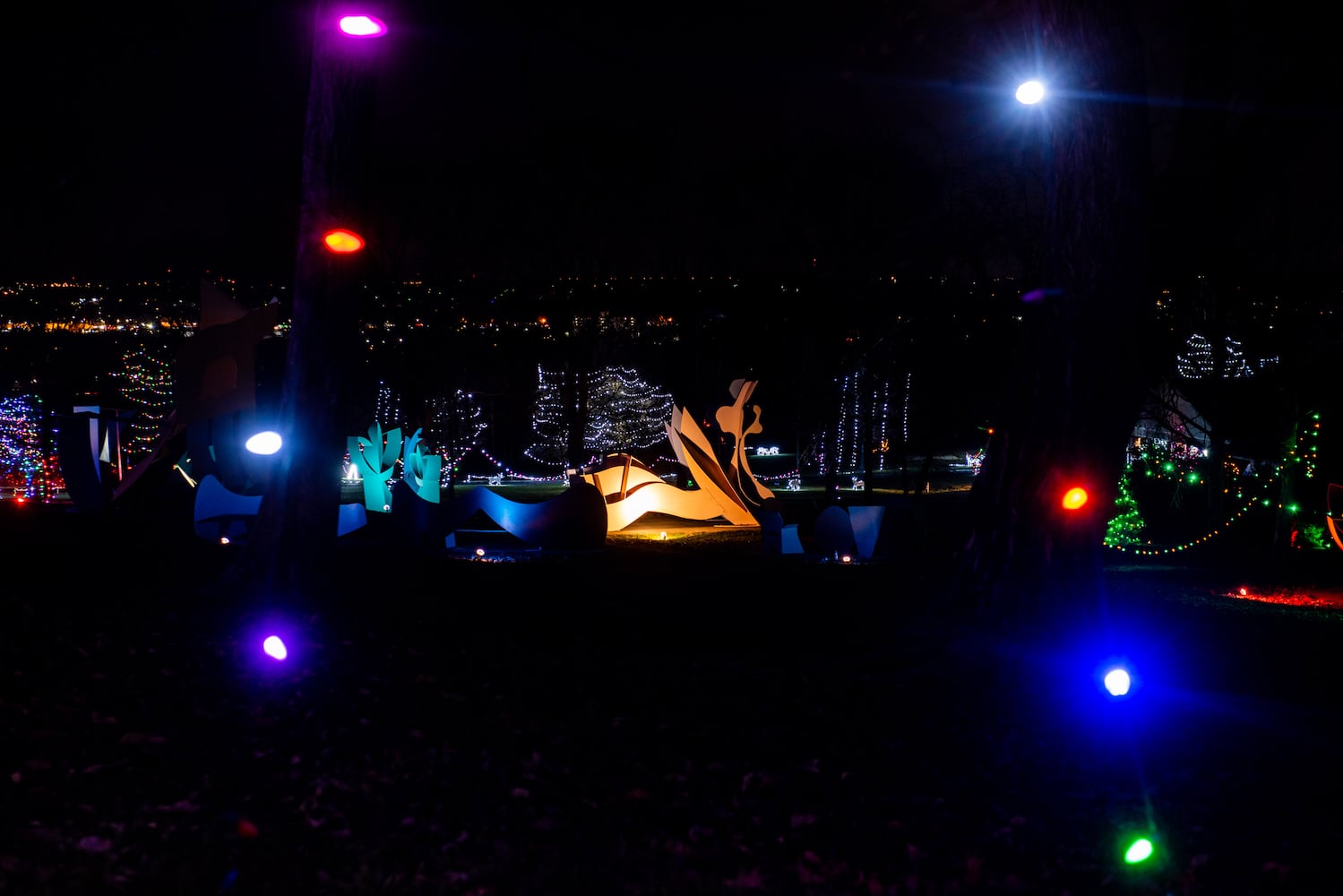 111920 Journey Borealis at Pyramid Hill drive-thru holiday light display