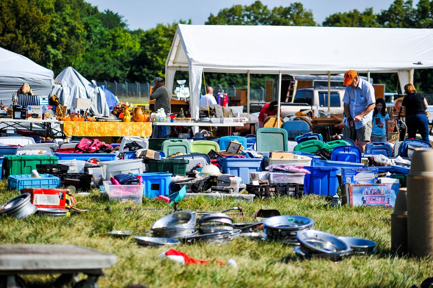 World's longest yard sale runs through Butler County