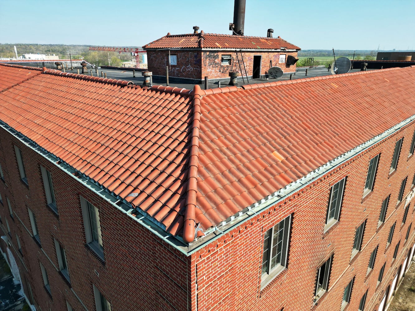 041825 Manchester Inn