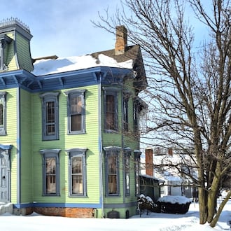 This house on Oxford Road in Franklin has received a lot of interest and multiple offers since it was featured on the Facebook site "For the Love of Old Houses." MICHAEL KURTZ / STAFF