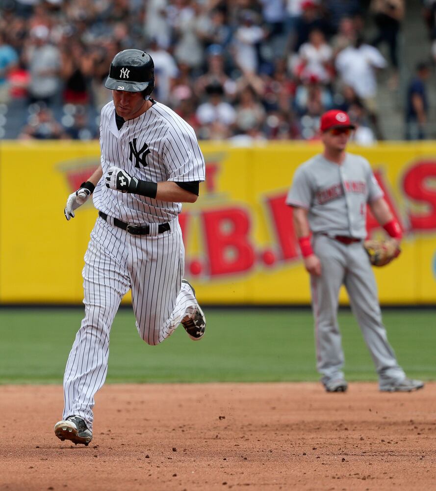 Reds fall to Yankees