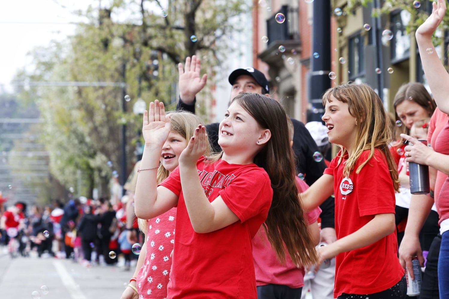 041222 Reds parade