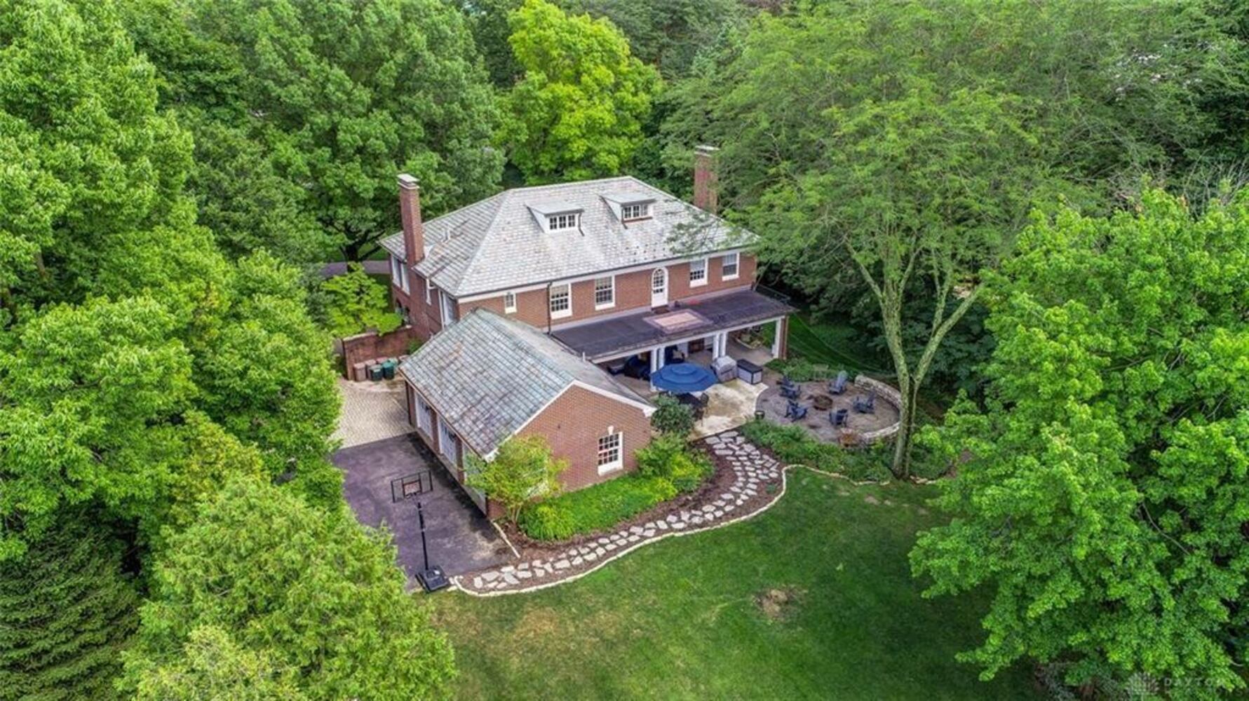 PHOTOS: Georgian Colonial in Oakwood listed for $769K