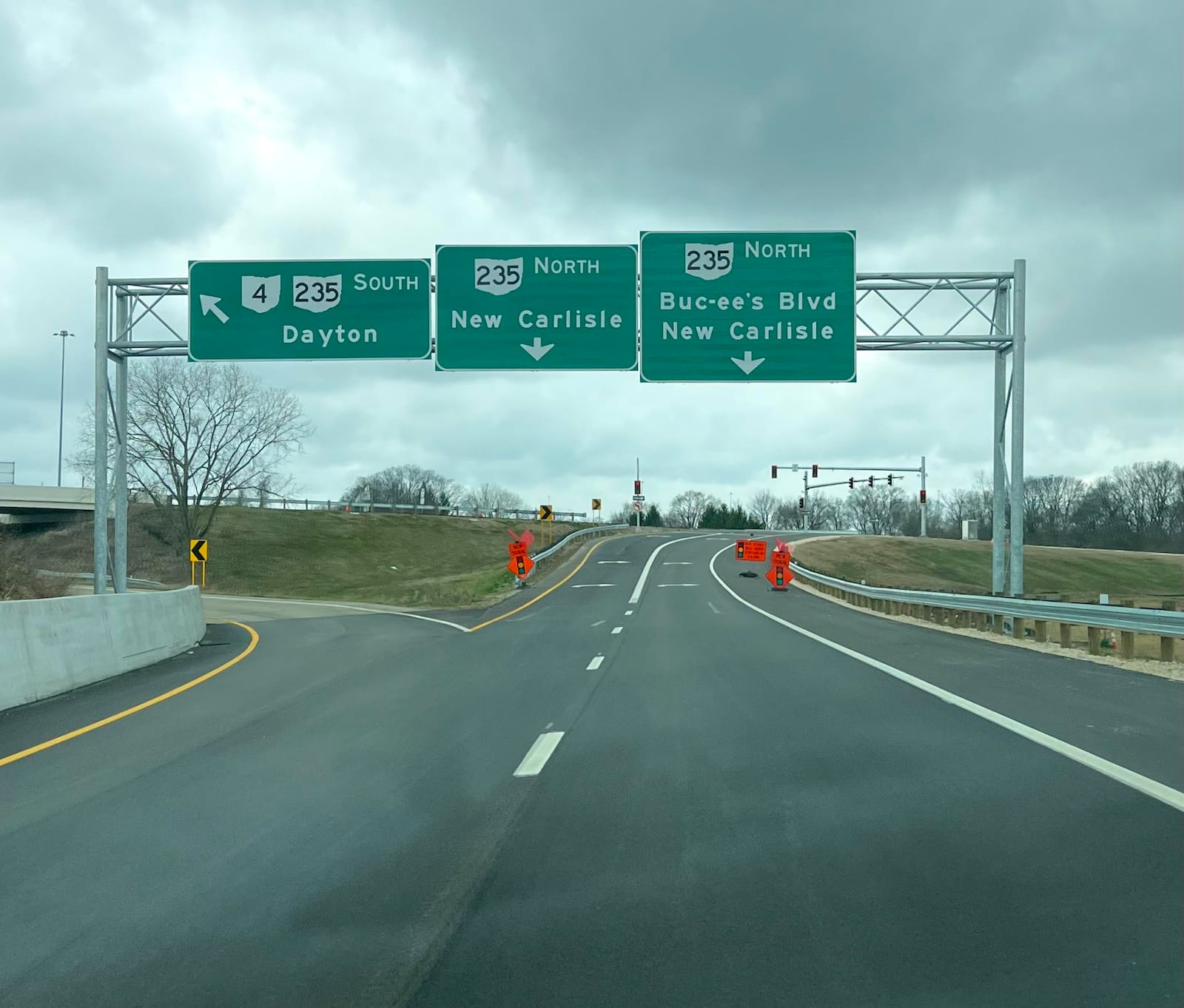You'll know you're on the right track to Buc-ee's when you see this sign as you're exiting I-70 West onto Ohio 235. AIMEE HANCOCK/STAFF