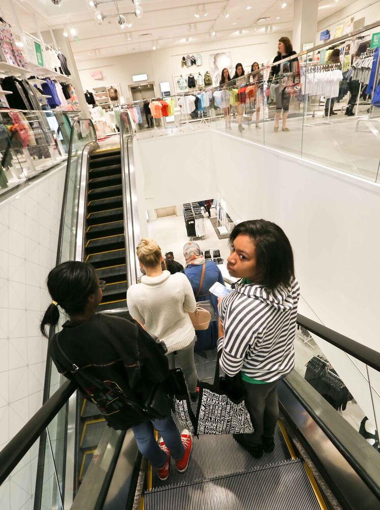 H&M opens at Liberty Center