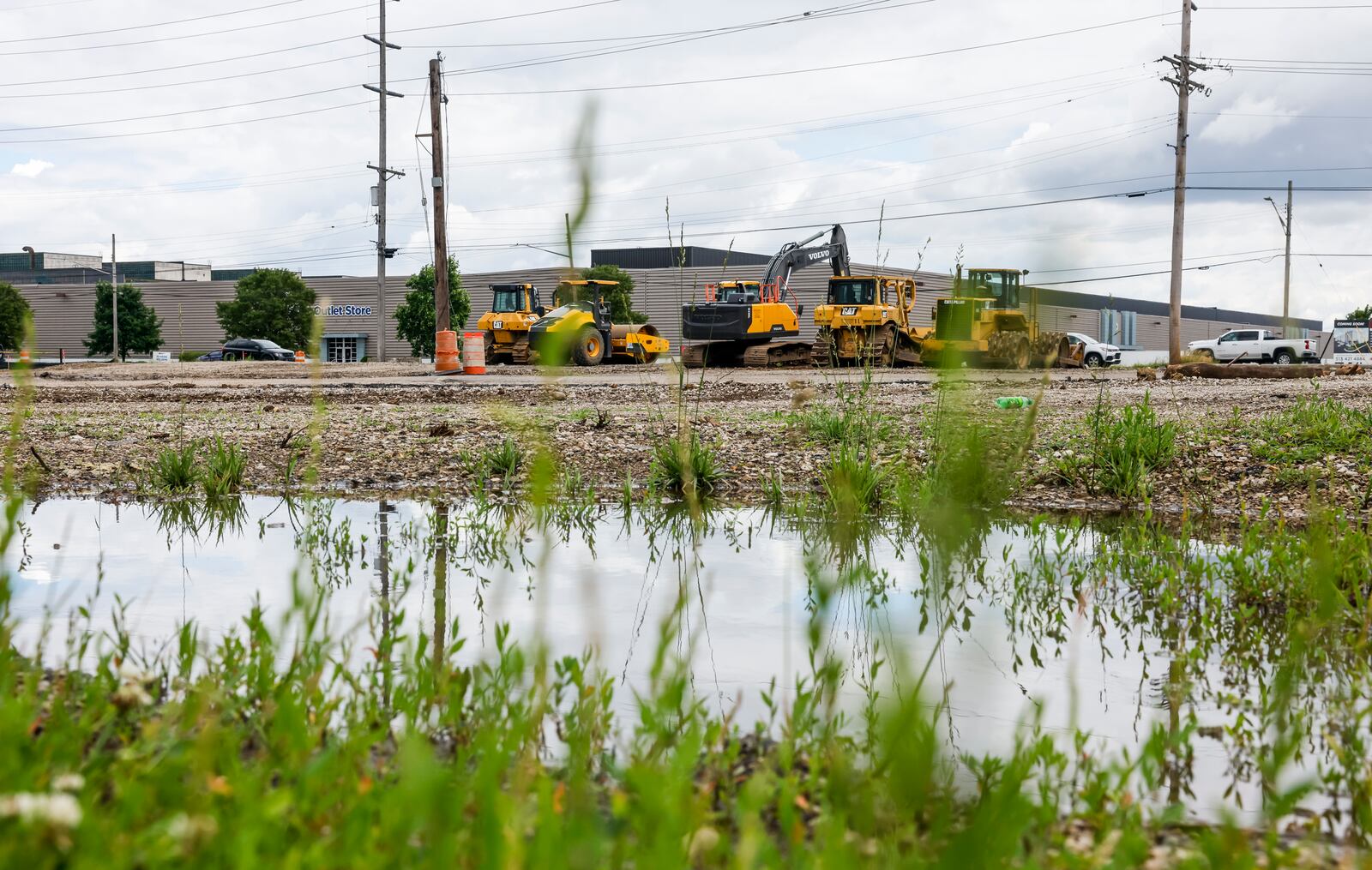 Construction has started to prepare land at the intersection of Symmes Road and Ohio 4 for a new Wawa gas station in Fairfield. NICK GRAHAM/STAFF