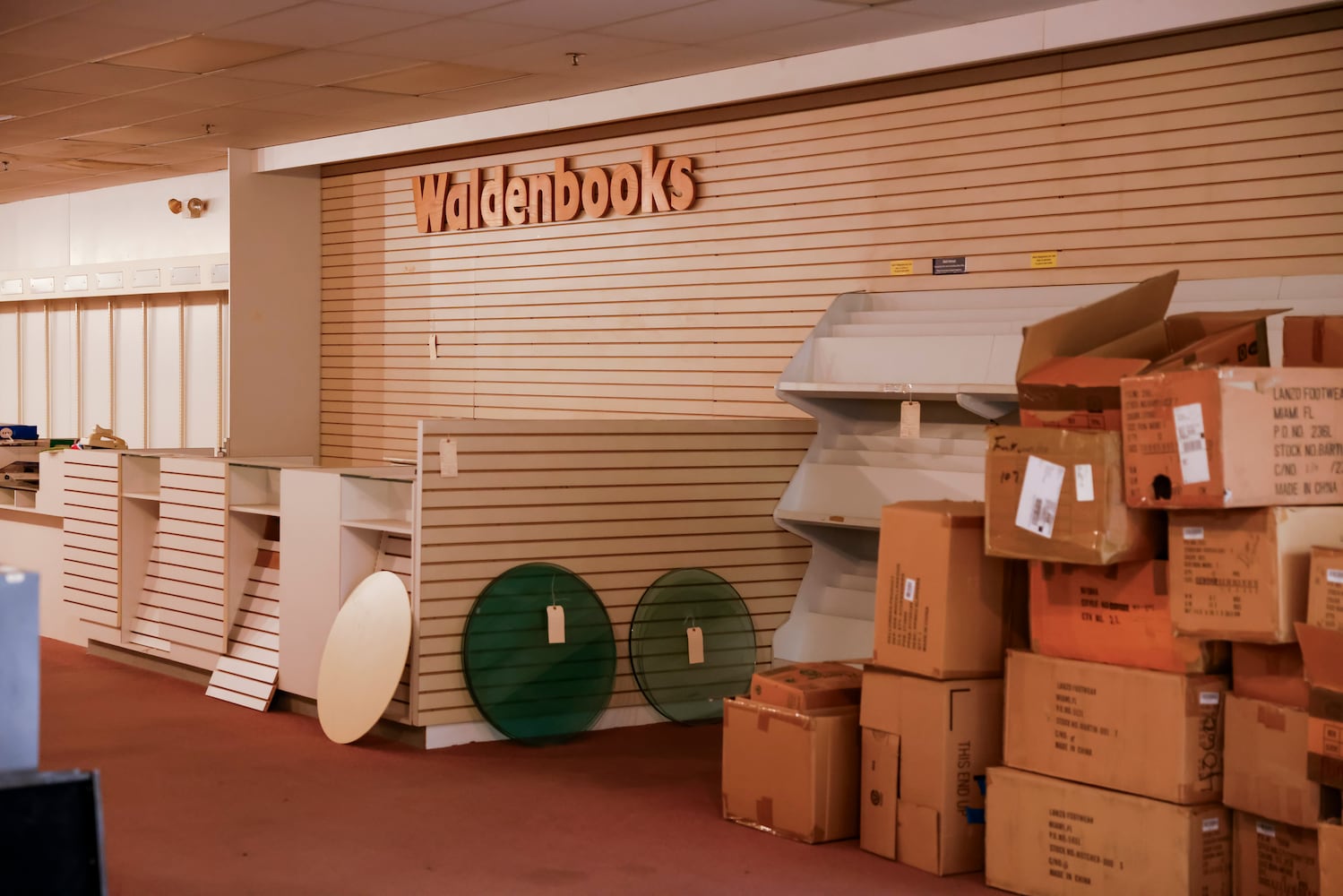 041125 Towne Mall Auction
