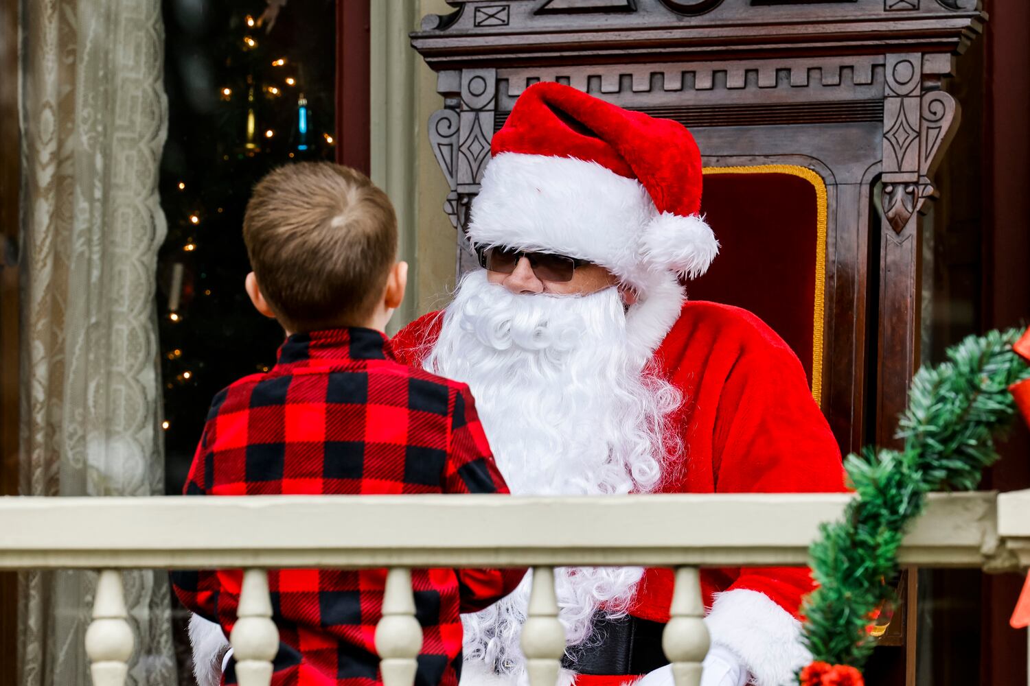 120521 German Village Christmas Walk