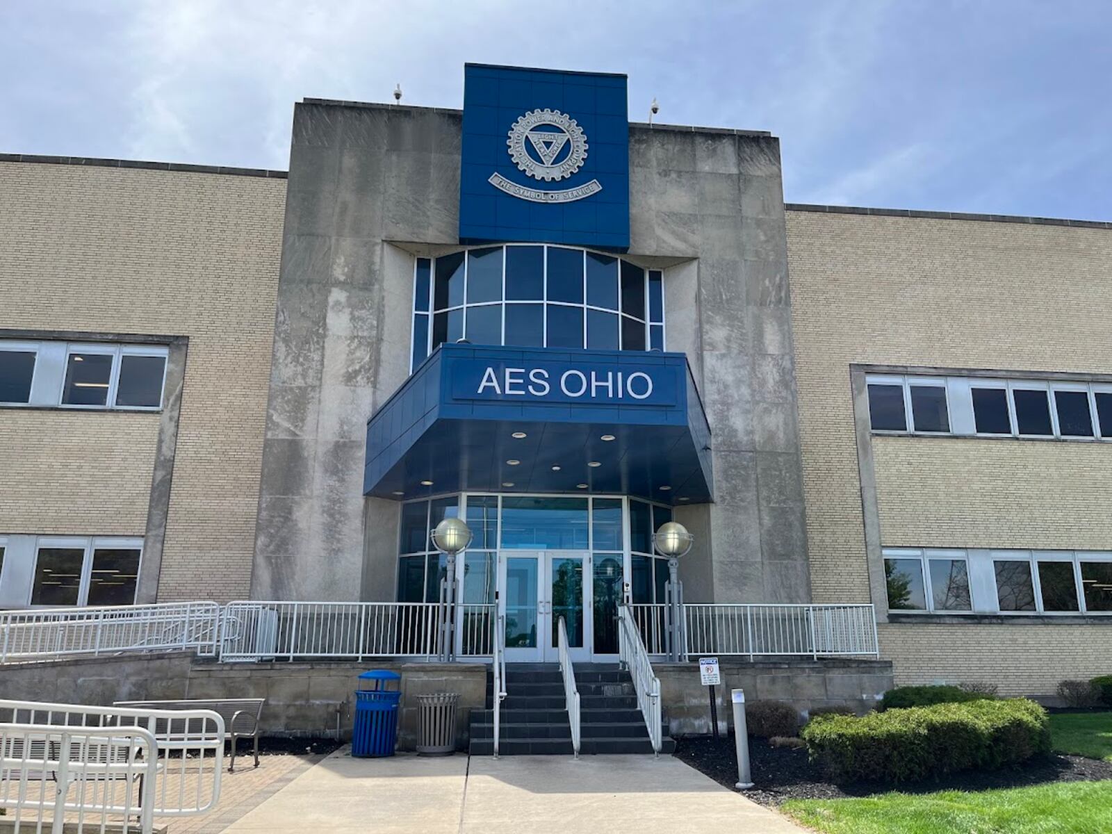 AES Ohio's Dryden Road operations center in Moraine. THOMAS GNAU/STAFF