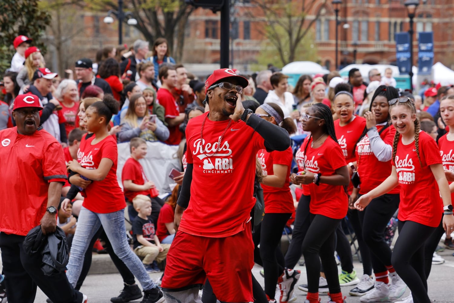 041222 Reds parade