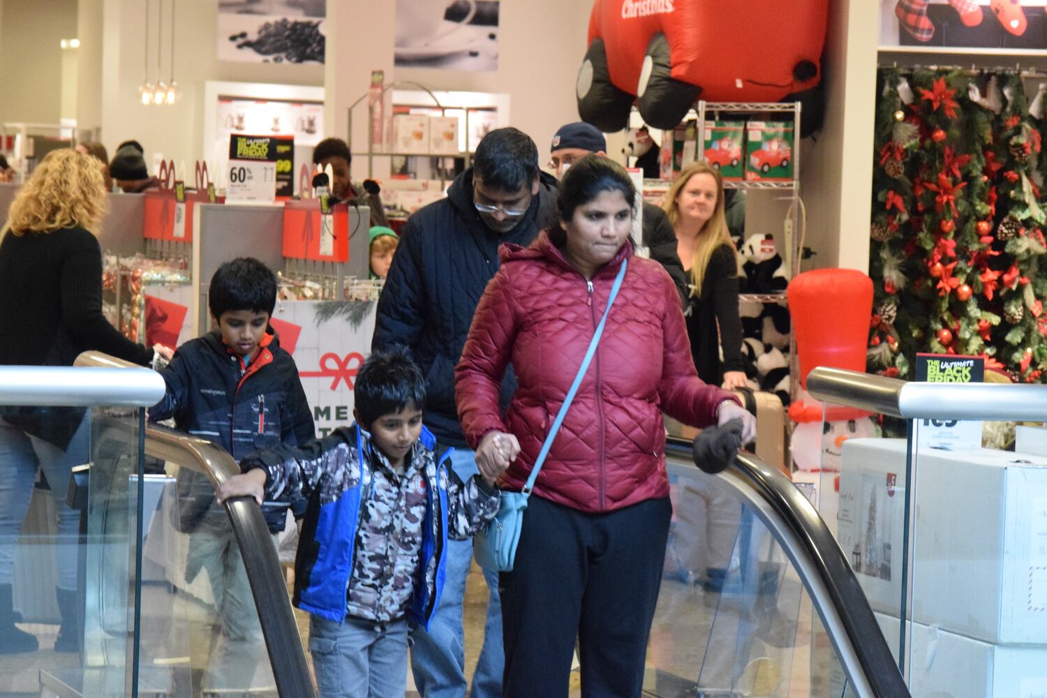 PHOTOS: Nearly 1K shoppers flood JCPenney