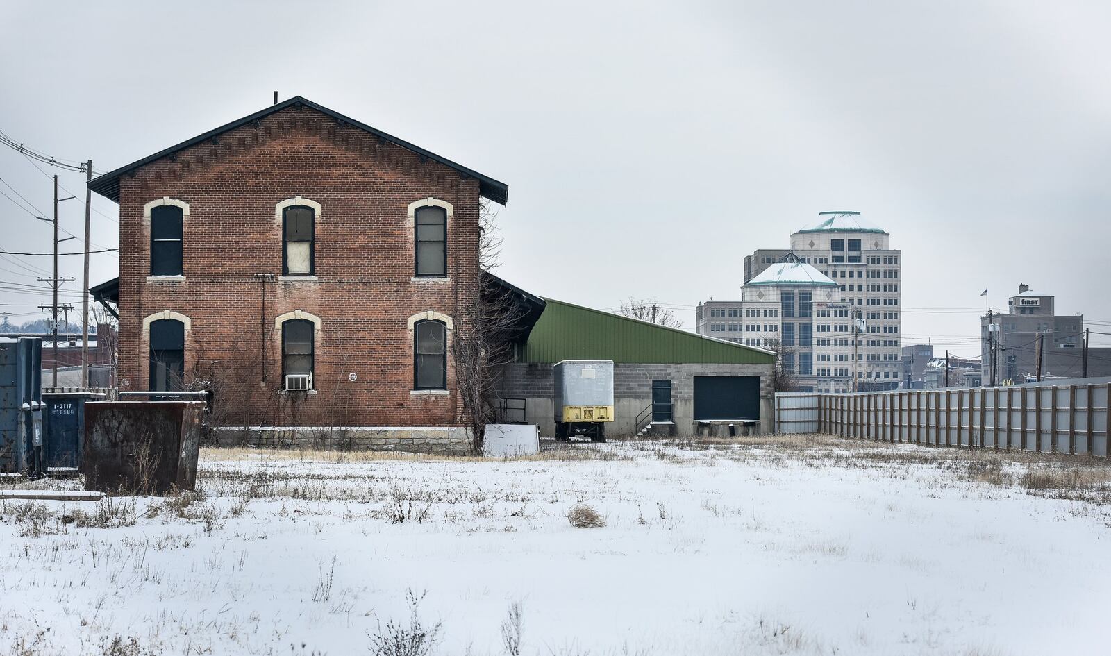 A group of citizens has launched an effort to create a market in Hamilton along the lines of Cincinnatiâ€™s Findlay Market in a former railroad freight house on Maple Avenue in Hamilton. The building is owned by Cohen Brothers, the recycling company, which is helping explore options for the facilityâ€™s future. NICK GRAHAM/STAFF