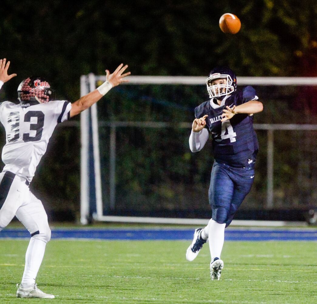 Franklin football beats Valley View Friday, Oct. 11