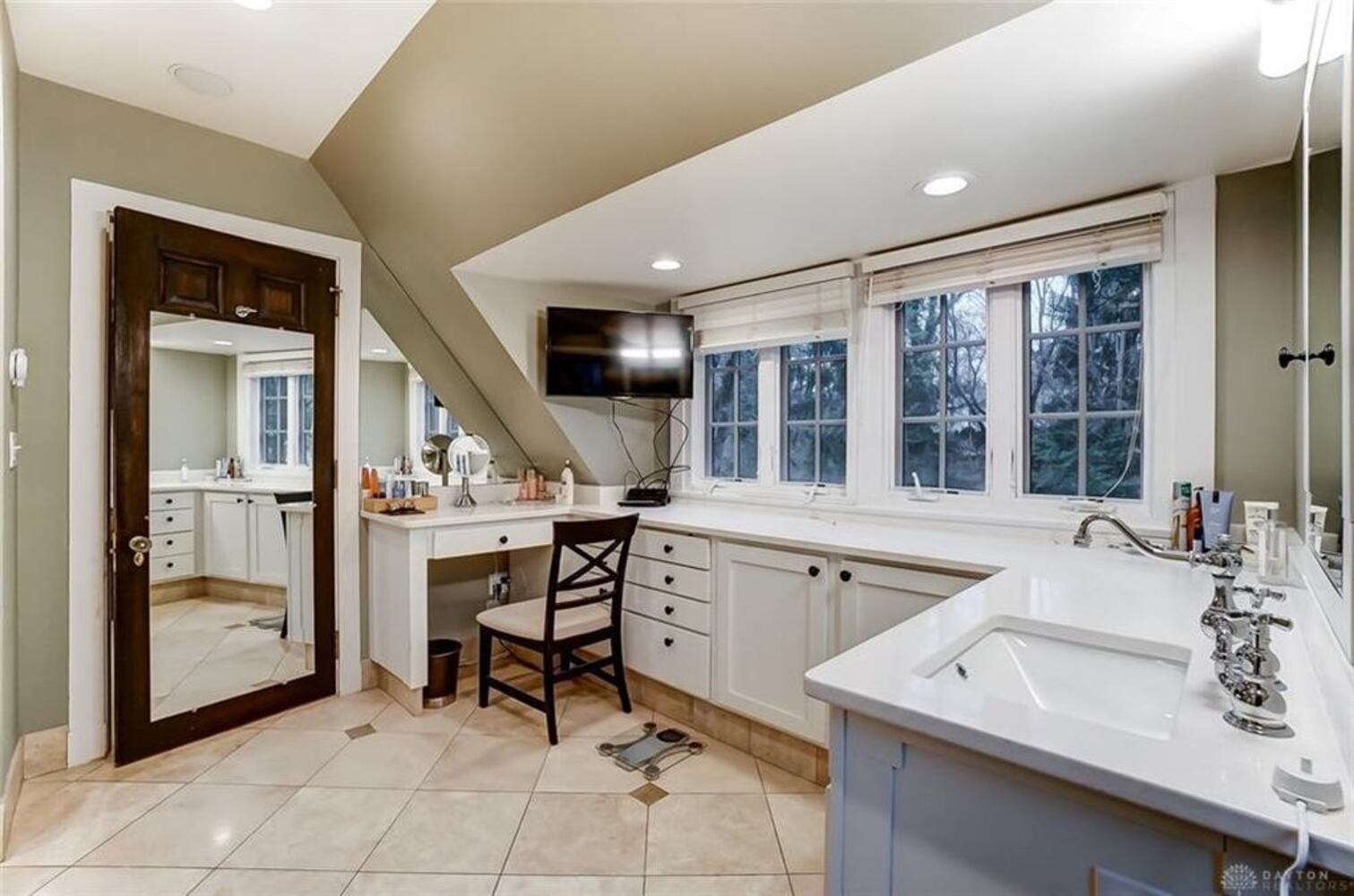PHOTOS: Luxury $1.7M Oakwood estate on the market has large guest house