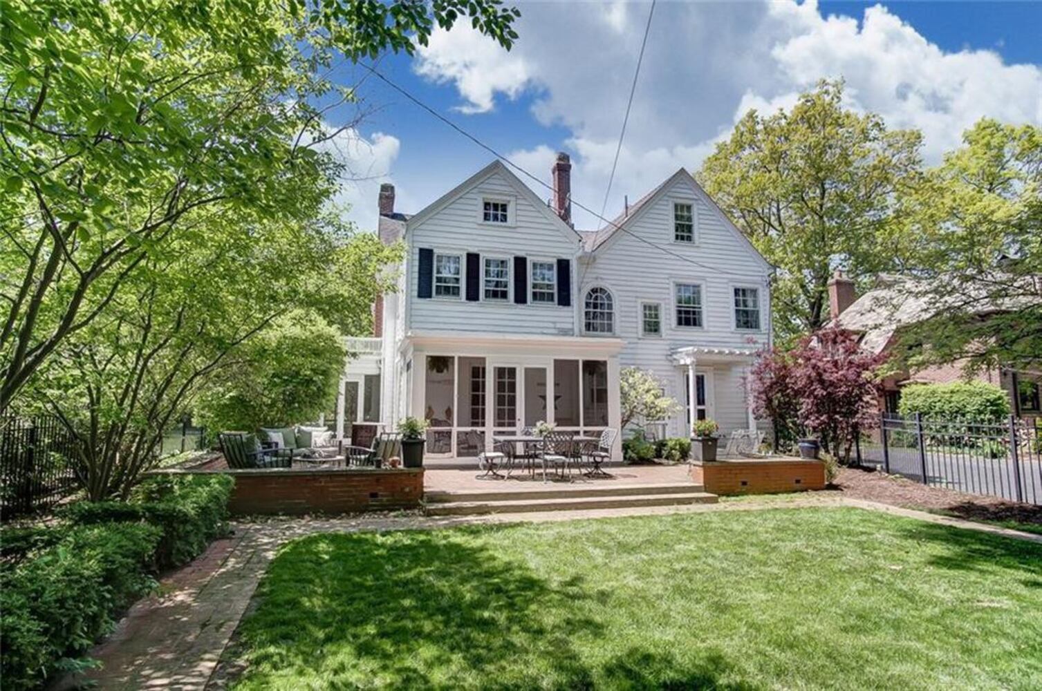 PHOTOS: Luxury Oakwood colonial home on market