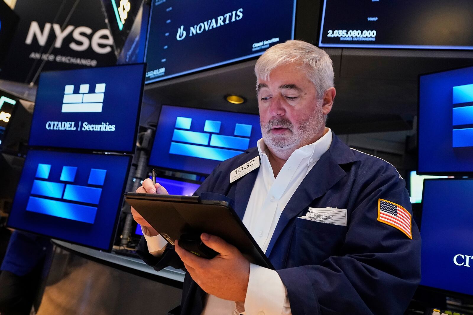 Trader Edward McCarthy works on the floor of the New York Stock Exchange, Tuesday, June 3, 2025. (AP Photo/Richard Drew)