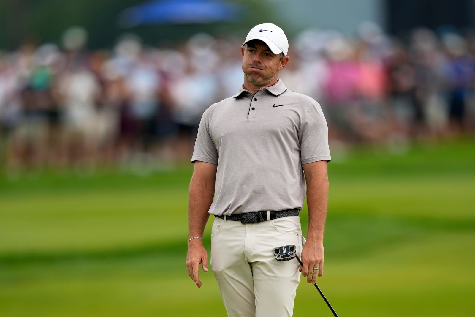 Rory McIlroy, of Northern Ireland, reacts after missing a putt on the eighth hole during the third round of the U.S. Open golf tournament at Oakmont Country Club Saturday, June 14, 2025, in Oakmont, Pa. (AP Photo/Carolyn Kaster)